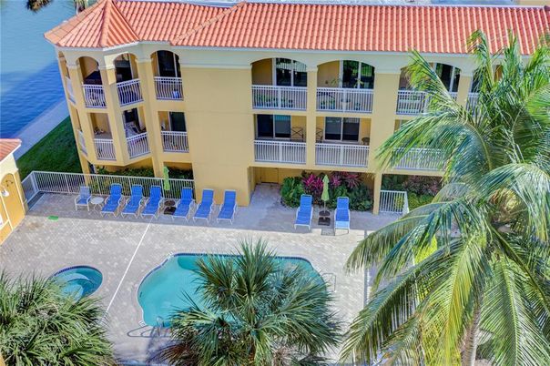Exterior, Pool, Water