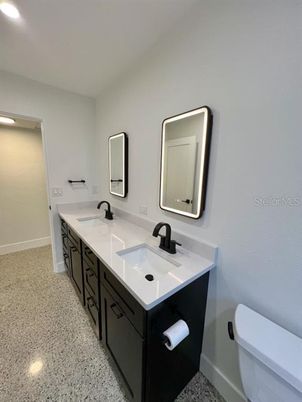 Bathroom, Dual Sink Vanities, Interior, Recessed Lighting