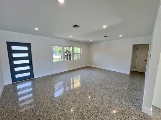 Empty room, Interior, Recessed Lighting