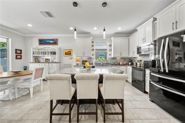 Dining room, Interior, Kitchen, Pendant Lights, Recessed Lighting, Stainless Steel Appliances