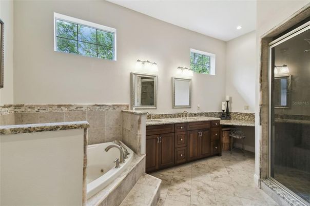 Bathroom, Dual Sink Vanities, Interior, Recessed Lighting