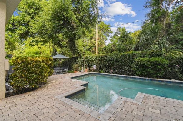 Exterior, Pool