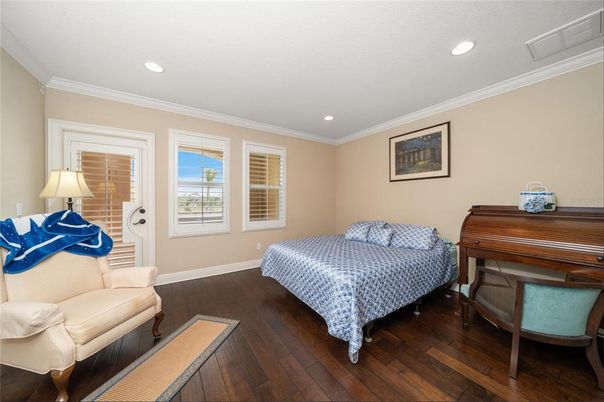 Bedroom, Interior, Piano, Recessed Lighting, Wood Texture Flooring