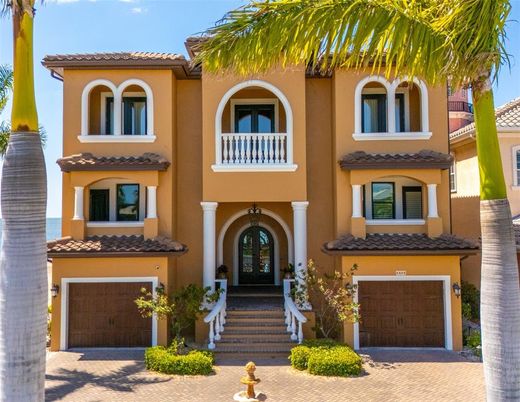 Attached, Exterior, Facade, Mediterranean