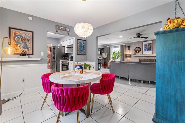 Dining room, Interior, Kitchen, Living room, Pendant Lights, Recessed Lighting, Stainless Steel Appliances