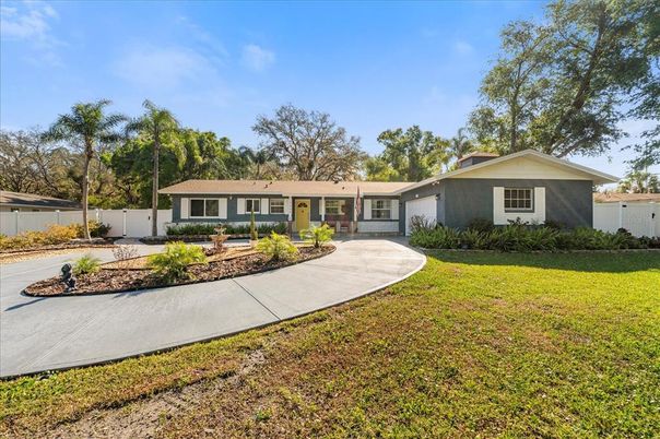 Backyard, Exterior, Facade, Ranch