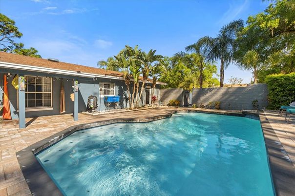 Exterior, Pool