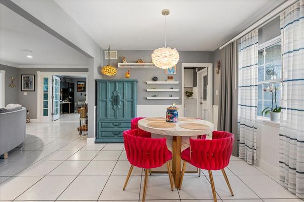 Dining room, Interior, Pendant Lights, Recessed Lighting