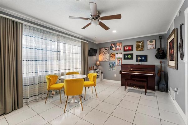 Dining room, Interior, Piano, Recessed Lighting