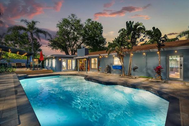 Exterior, Pool