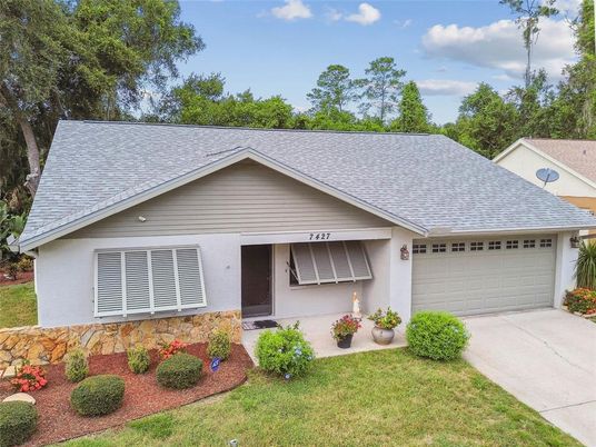 Attached, Exterior, Facade, Ranch