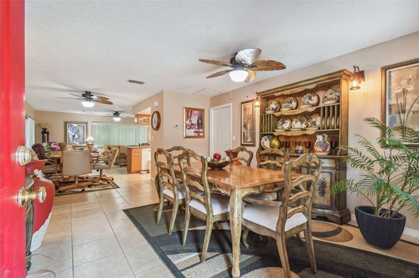 Dining room, Interior