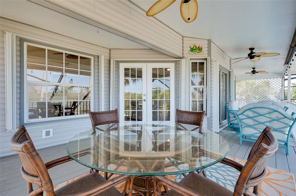 Dining room, Interior