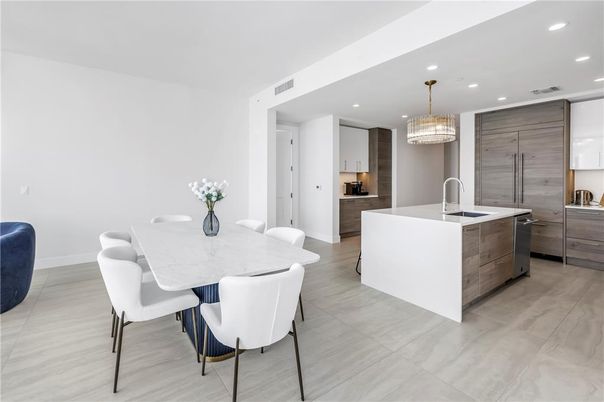 Chandelier, Dining room, Interior, Kitchen, Recessed Lighting, Stainless Steel Appliances