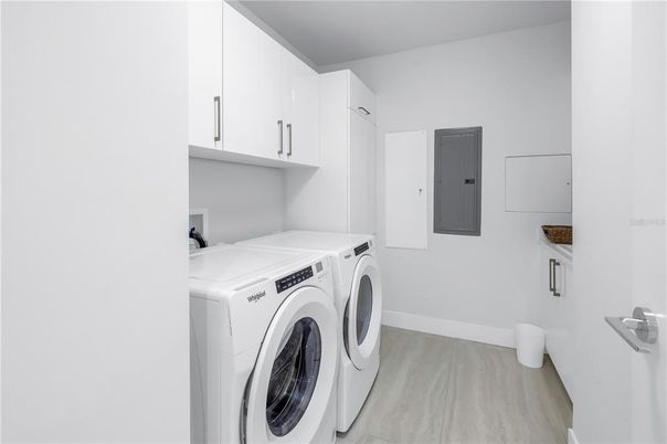 Interior, Washer, Wood Texture Flooring