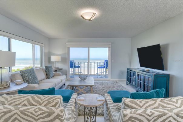 Interior, Living room, Water
