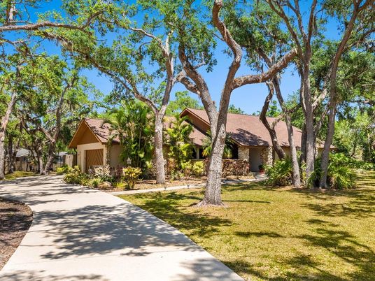 Backyard, Detached Garage, Exterior