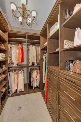 Chandelier, Interior, Walk-in Closets