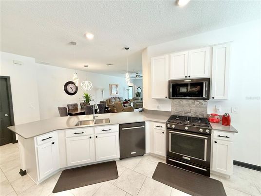 Dining room, Interior, Kitchen, Pendant Lights, Recessed Lighting, Stainless Steel Appliances