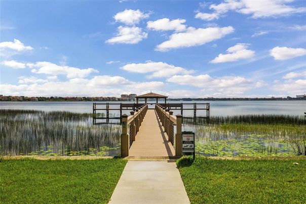 Exterior, Lake