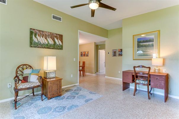 Home Office, Interior