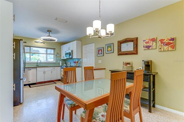 Chandelier, Dining room, Interior, Kitchen, Pendant Lights