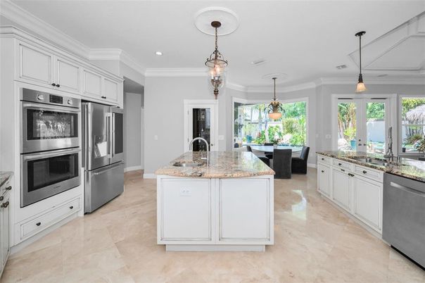 Dining room, Interior, Kitchen, Pendant Lights, Recessed Lighting, Stainless Steel Appliances