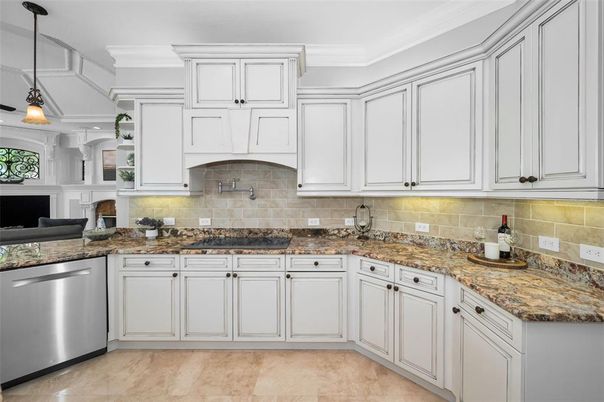 Interior, Kitchen, Pendant Lights, Stainless Steel Appliances
