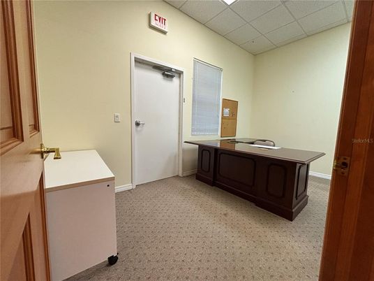 Home Office, Interior