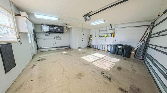 Garage, Interior