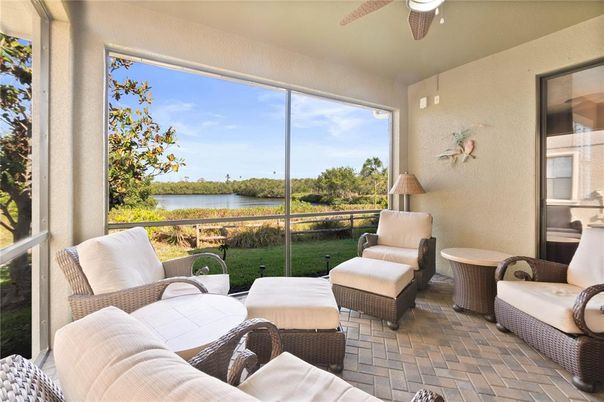 Interior, Sun Room, Water