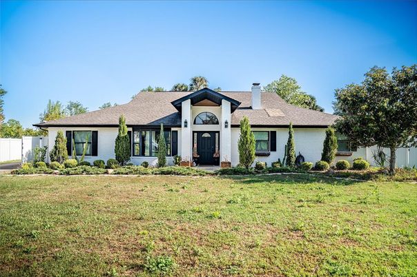Backyard, Exterior, Facade, Ranch