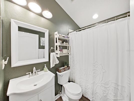 Bathroom, Interior, Recessed Lighting