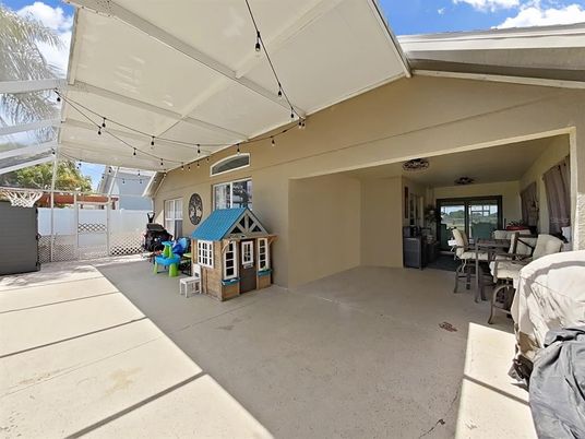 Exterior, Sun Room