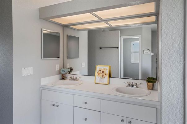Bathroom, Dual Sink Vanities, Interior