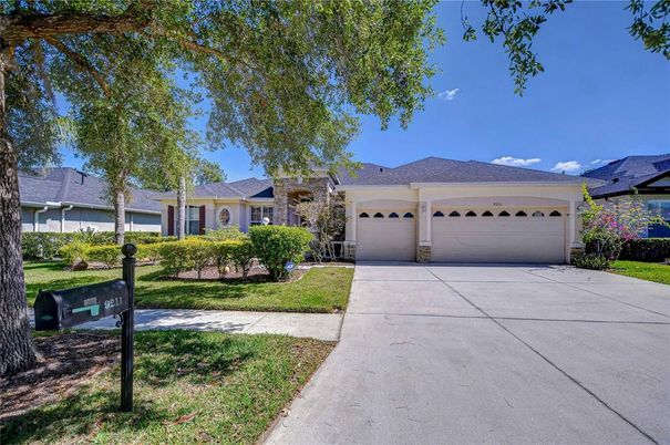 Attached, Exterior, Facade, Ranch