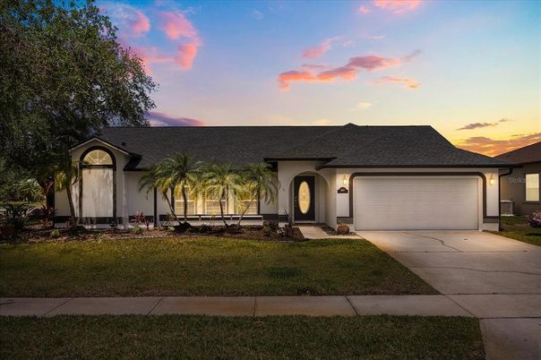Attached, Exterior, Facade, Ranch