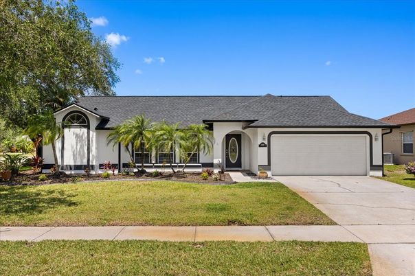 Attached, Exterior, Facade, Ranch