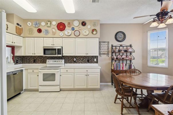 Dining room, Interior, Kitchen, Stainless Steel Appliances
