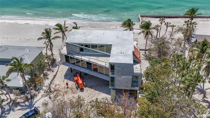 Exterior, Drone
