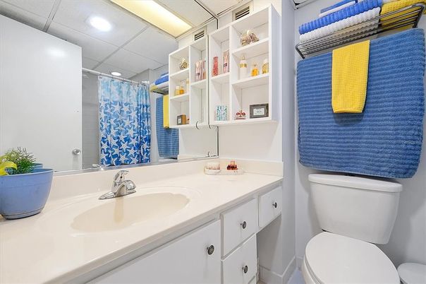 Bathroom, Interior, Recessed Lighting