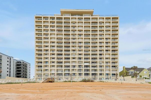 Exterior, Facade, Highrise