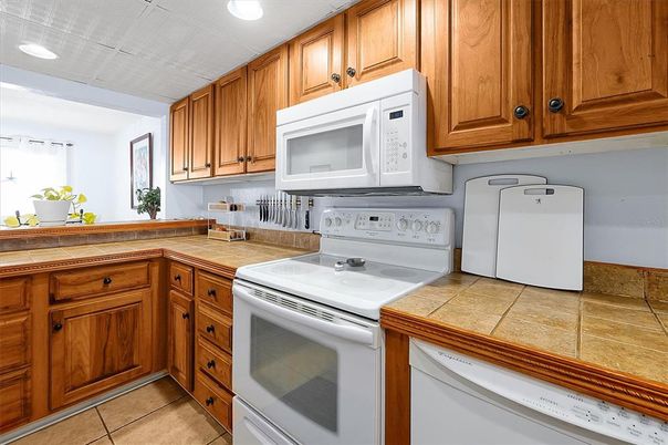 Interior, Kitchen, Recessed Lighting, Tile Countertops