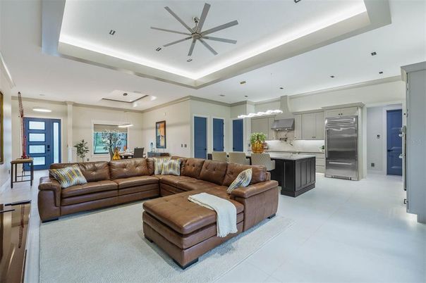 Interior, Kitchen, Living room, Pendant Lights, Recessed Lighting, Stainless Steel Appliances