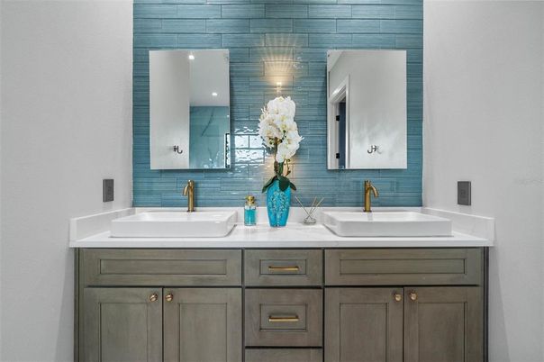 Bathroom, Dual Sink Vanities, Interior