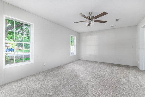 Empty room, Interior