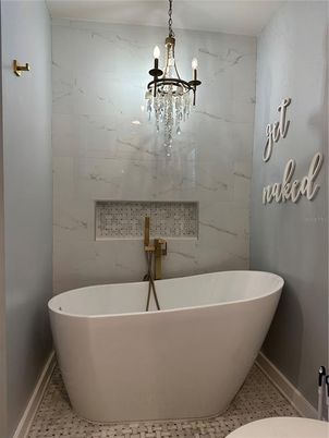 Bathroom, Free Standing Baths, Interior, Marble Walls, Pendant Lights