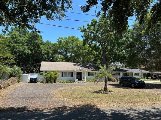 Attached, Exterior, Facade, Ranch