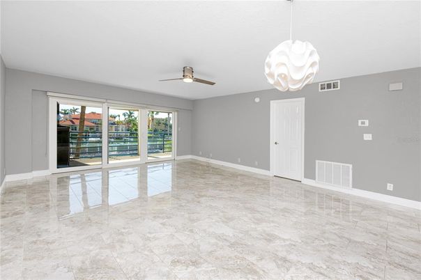 Empty room, Interior, Pendant Lights