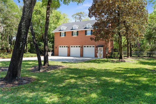 Attached, Backyard, Exterior, Facade, Brick Facade, Georgian